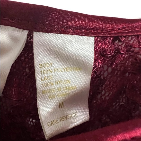 Victoria’s Secret satin chemise,red,size Medium, with stretch lace top - Picture 7 of 7